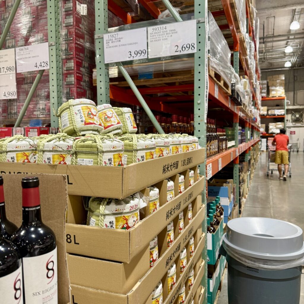 2026年の樽酒がコストコ店内に陳列されている画像