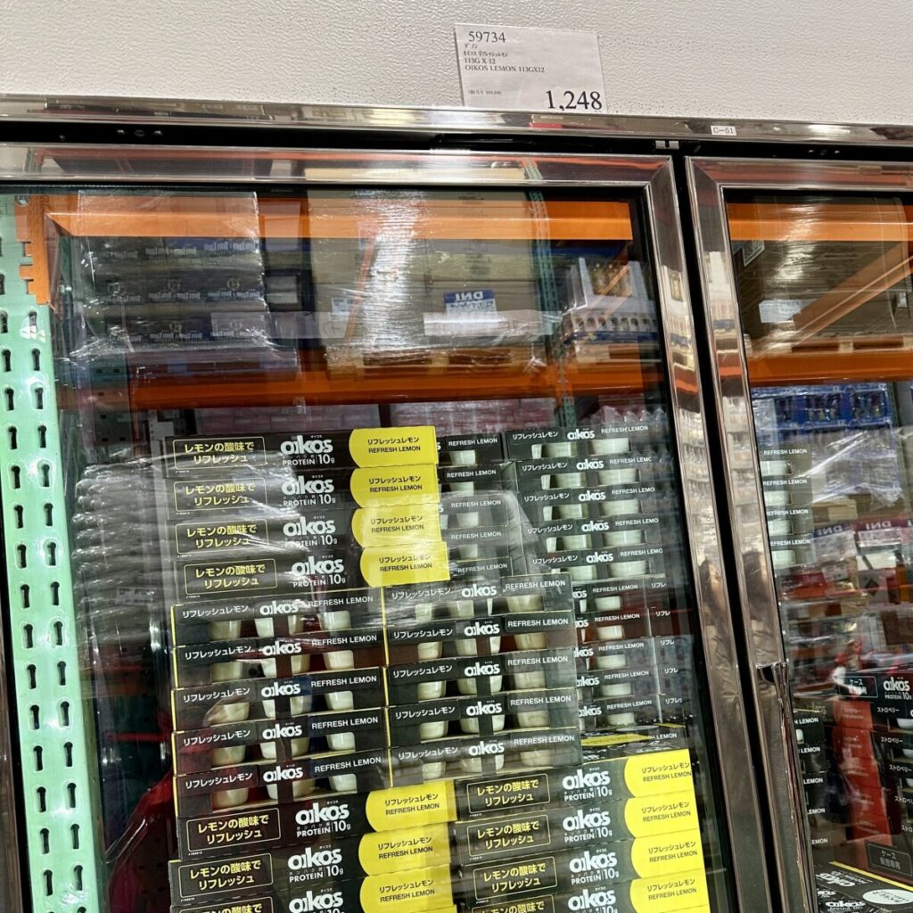 2024年3月にオイコスリフレッシュレモンがコストコ店内に陳列されている画像