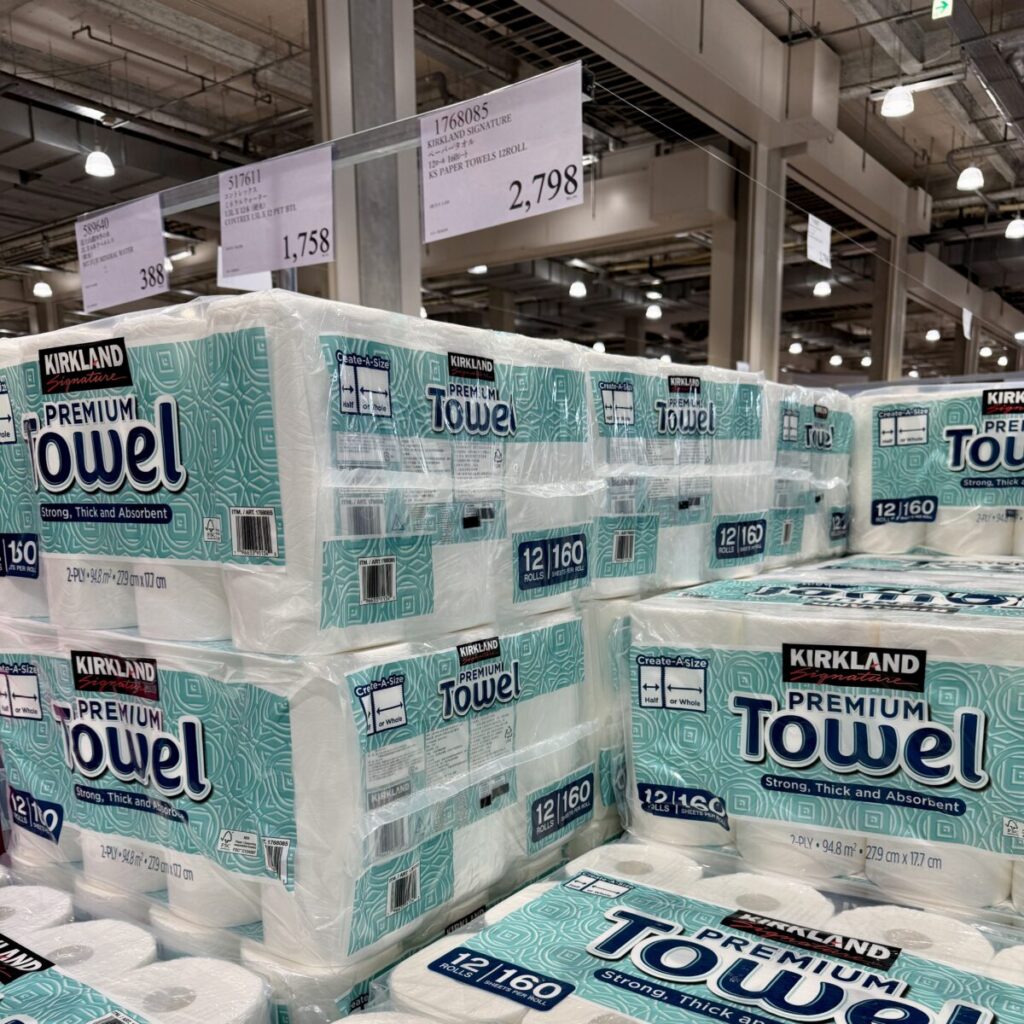 ペーパータオルがコストコ店内に陳列されている画像
