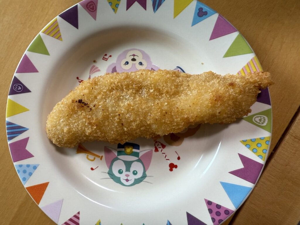 コストコのチキンスティックをお皿に盛り付けたときの画像