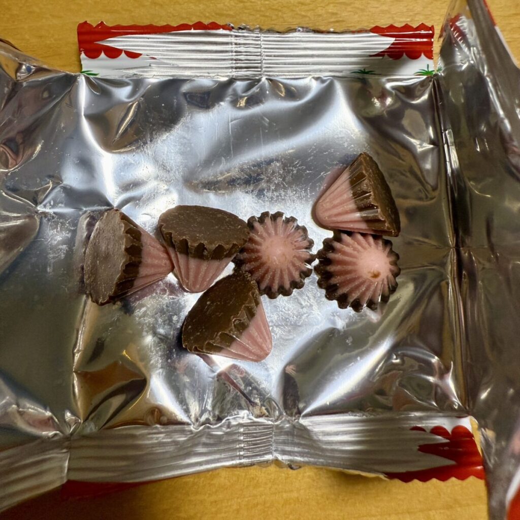アポロの小袋を開封したところを撮った画像