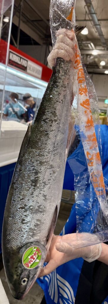 コストコの秋鮭が昆布森沖産であることが分かる画像