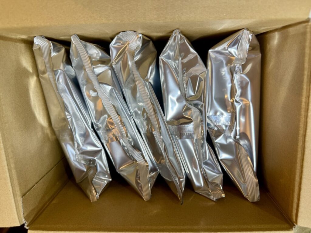 あおさ香るわさび醤油煎を開封したところを撮った画像