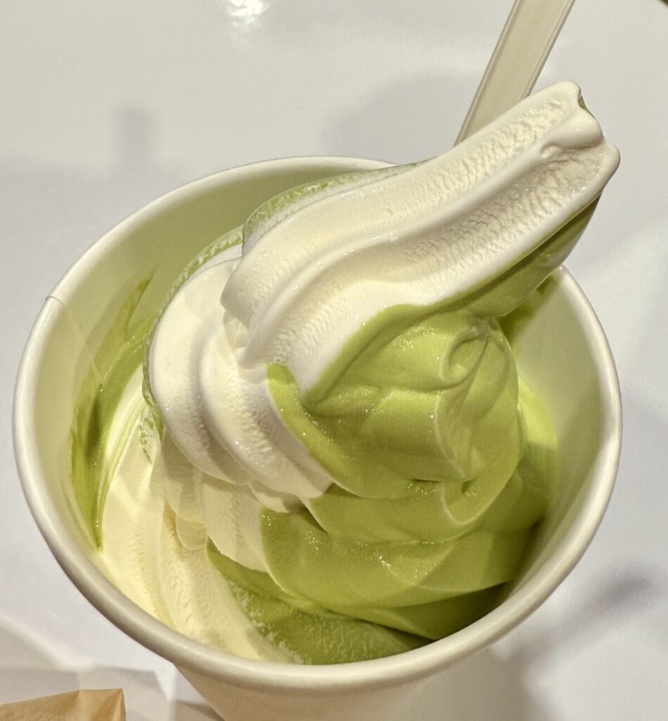 コストコのソフトクリームミックス（宇治抹茶）を上から撮った画像