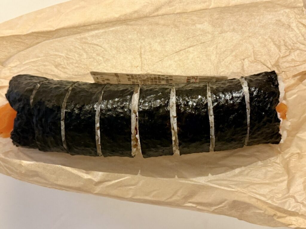 サーモンポキロールが8切であることを示す画像