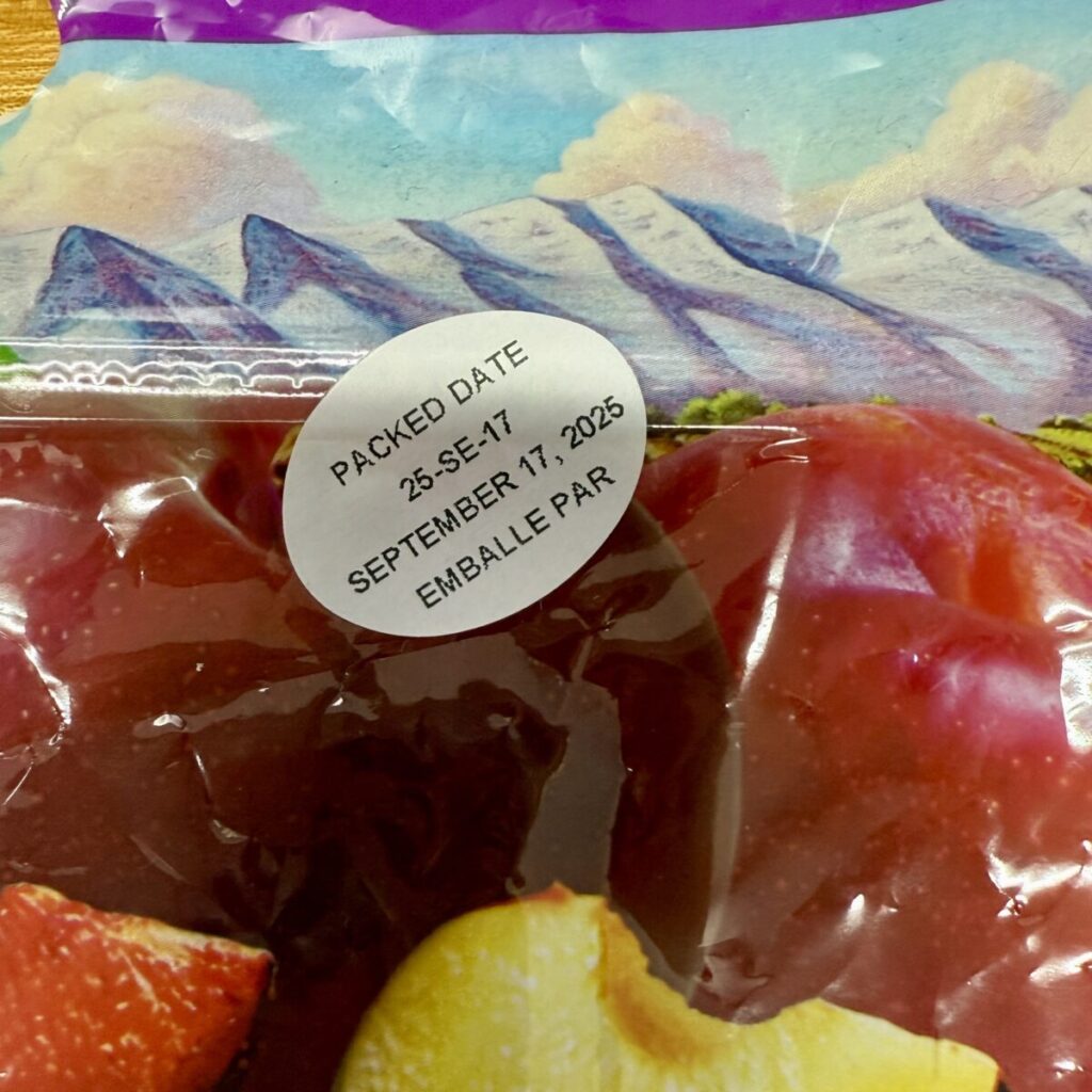 カリフォルニアプラムがパッケージされた日が分かる画像