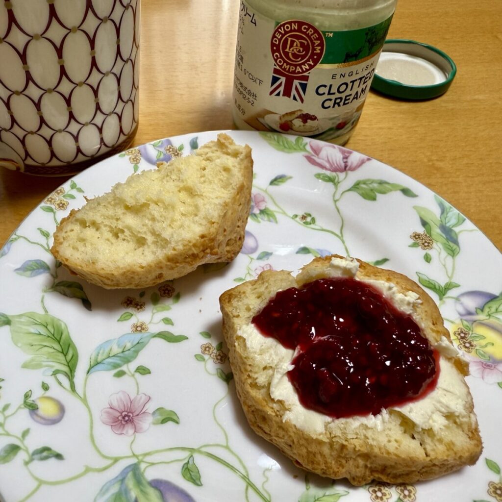 プレーンスコーンを実際にいただいてみたときの画像