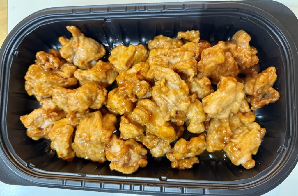 オレンジチキンを開封したところを撮った画像