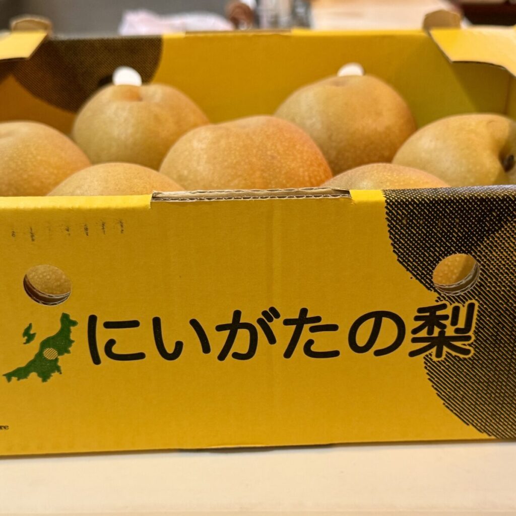 豊水梨をパッケージ側面から撮った画像