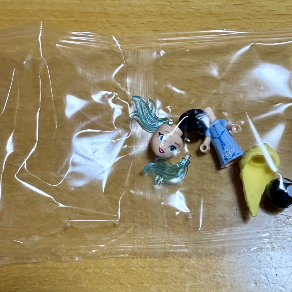 レゴ® アドベント カレンダー 2025 ディズニー アナと雪の女王を開封したところを撮った画像