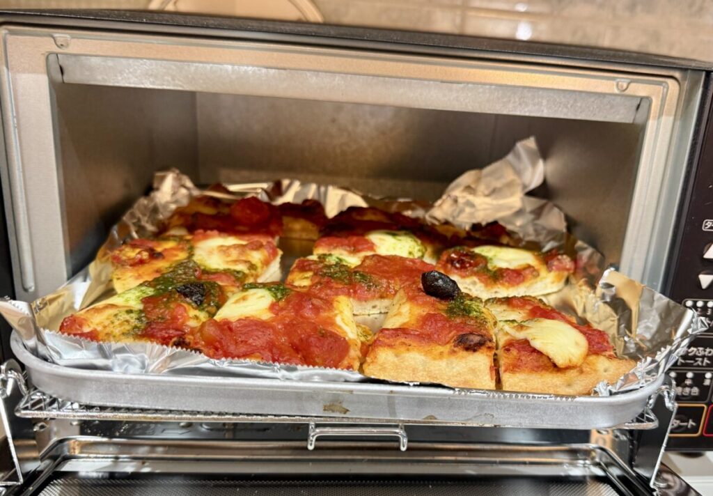 マルゲリータをオーブントースターで温めたところを撮った画像