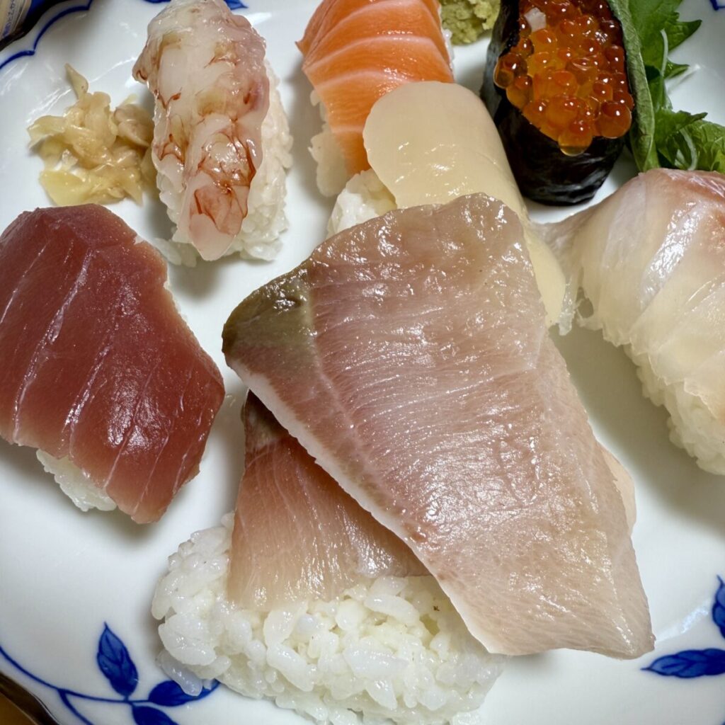 特選握り寿司32貫のネタが大きいことを示す画像