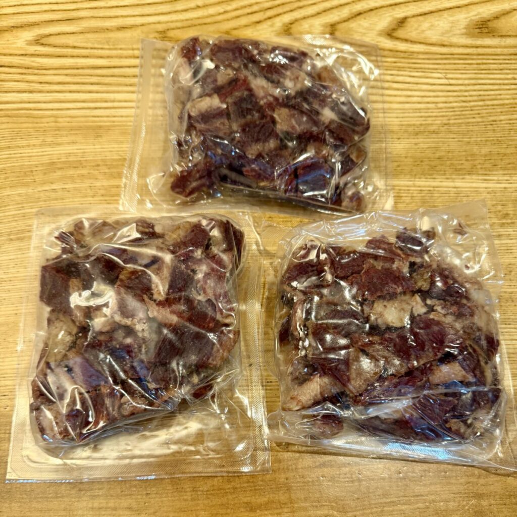 ホワイト スモーク ビーフジャーキー 300gが個包装であることを示す画像