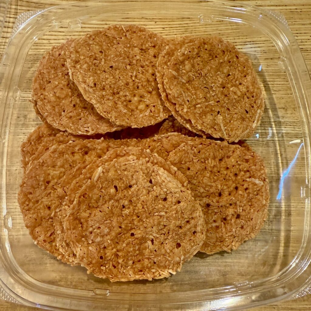 パルメザンクリスプ20枚入を開封したところを撮った画像