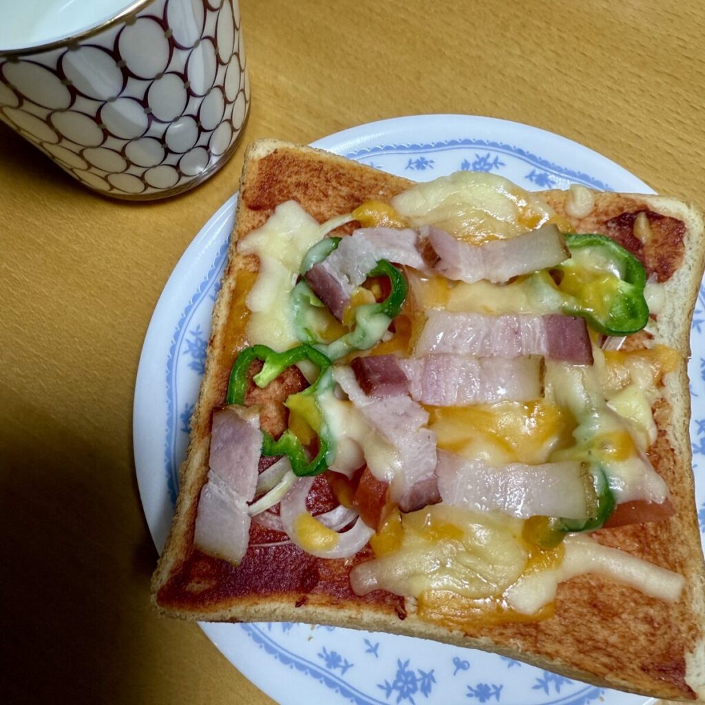 しっとりやわらかブレッドをピザトーストにしたところを撮った画像