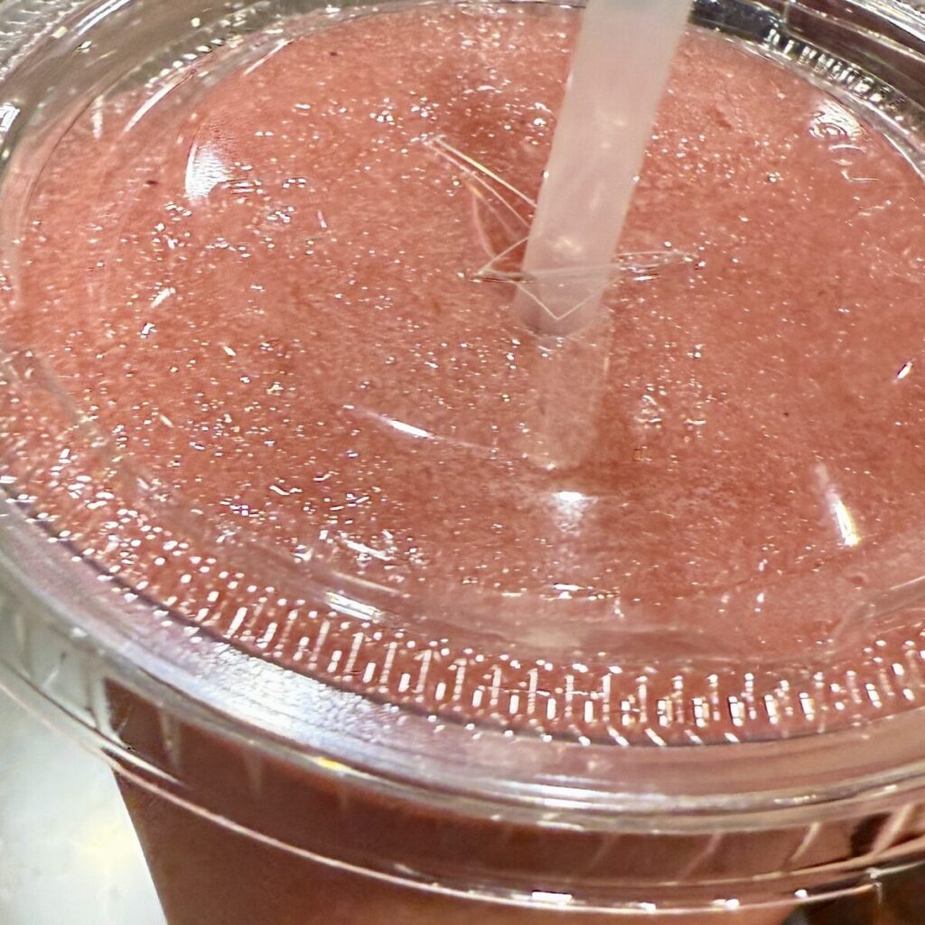 いちごスムージーを上から撮った画像