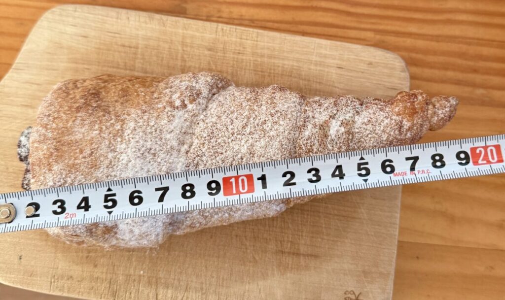 デニッシュチョココルネのサイズを測った画像