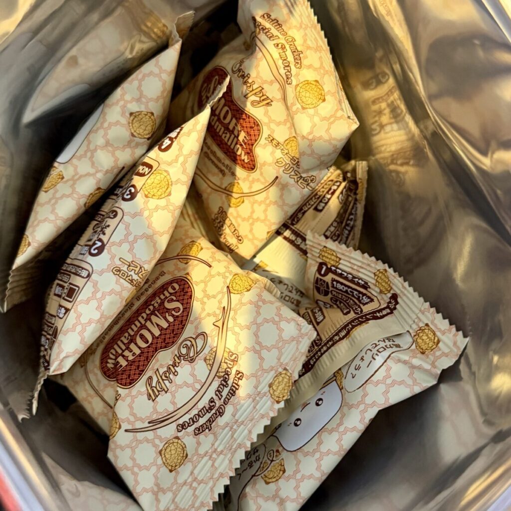 スモア オーゴットマロウ 焼きマシュマロクラッカー 230gを開封したところを撮った画像