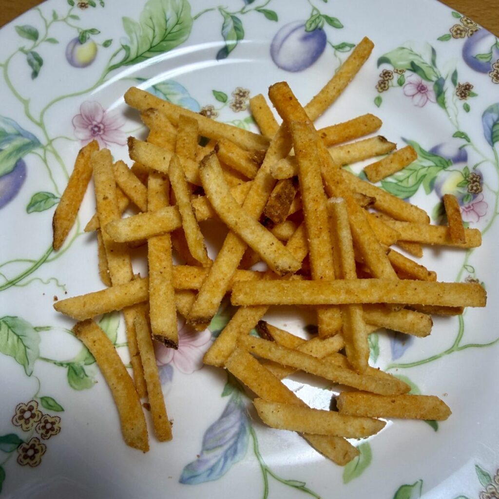 湖池屋 ベトナム スティック カラムーチョがスティック状であることが分かる画像