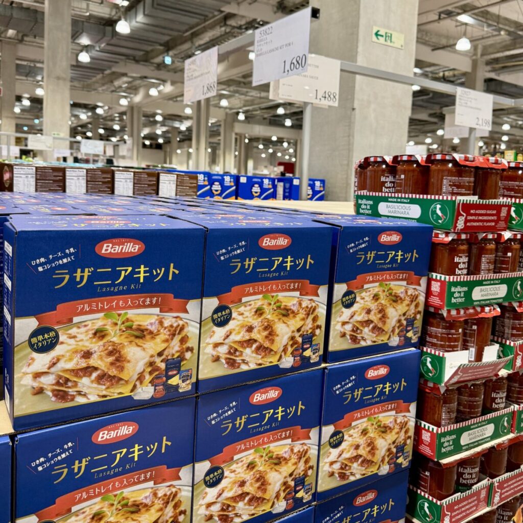 バリラのラザニアキットがコストコ店内に陳列されている画像