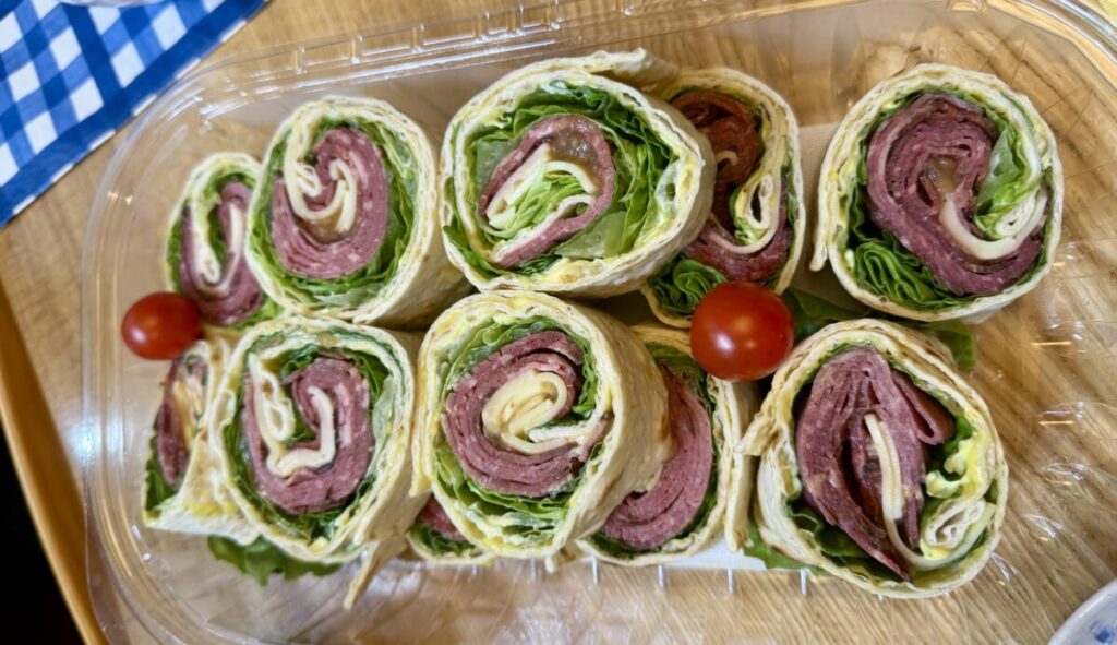 ローストビーフハイローラーを開封したところを撮った画像