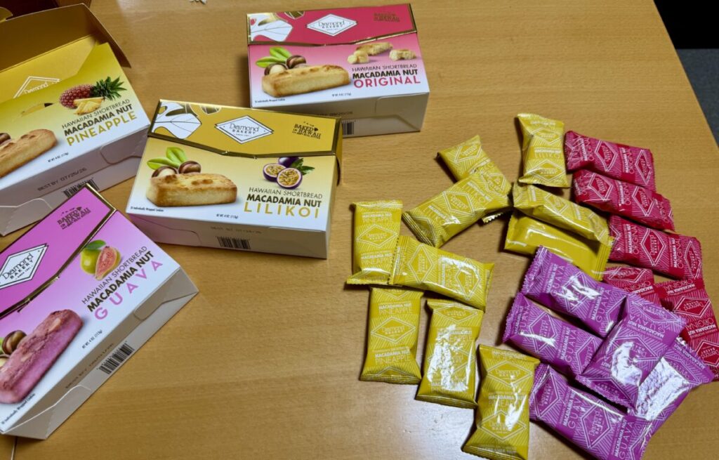ダイアモンドベーカリー ハワイアンショートブレッド アソートセットを開封したところを撮った画像