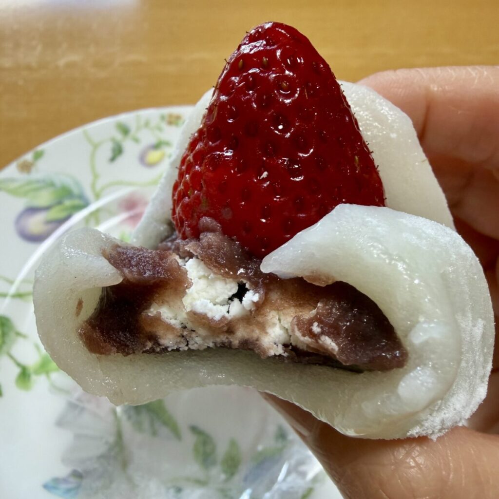 いちご大福の断面が分かる画像