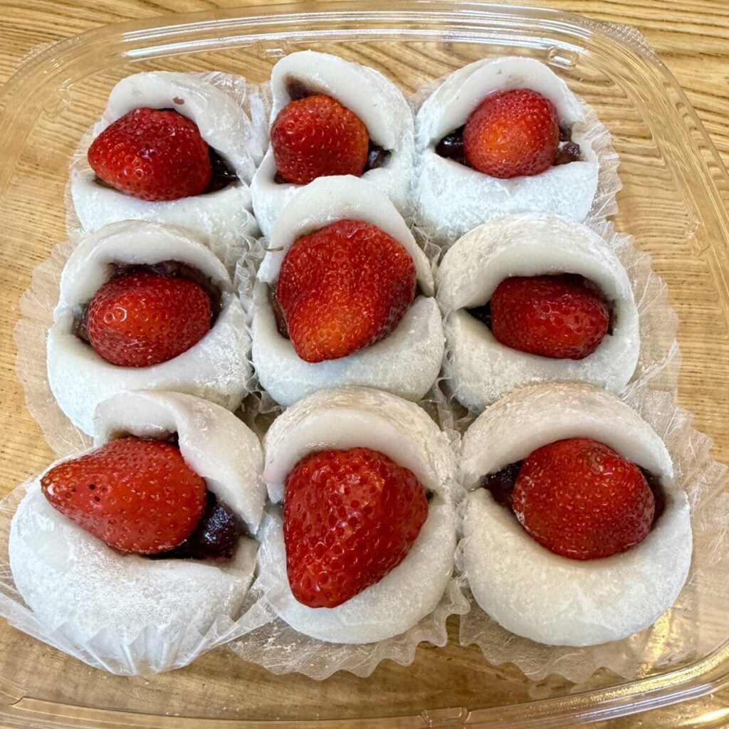 コストコのいちご大福のパッケージを取って撮った画像