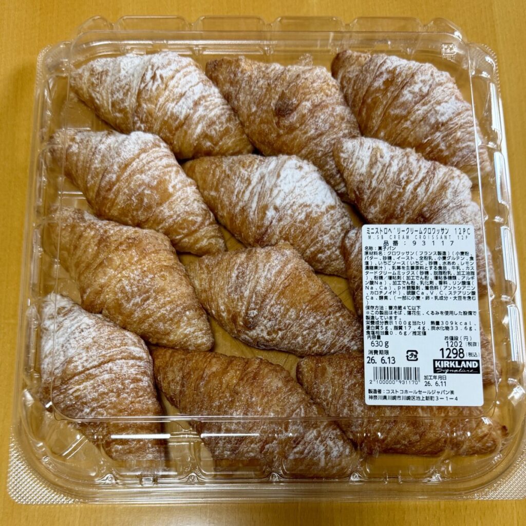 ミニストロベリークロワッサンをパッケージ上面から撮った画像
