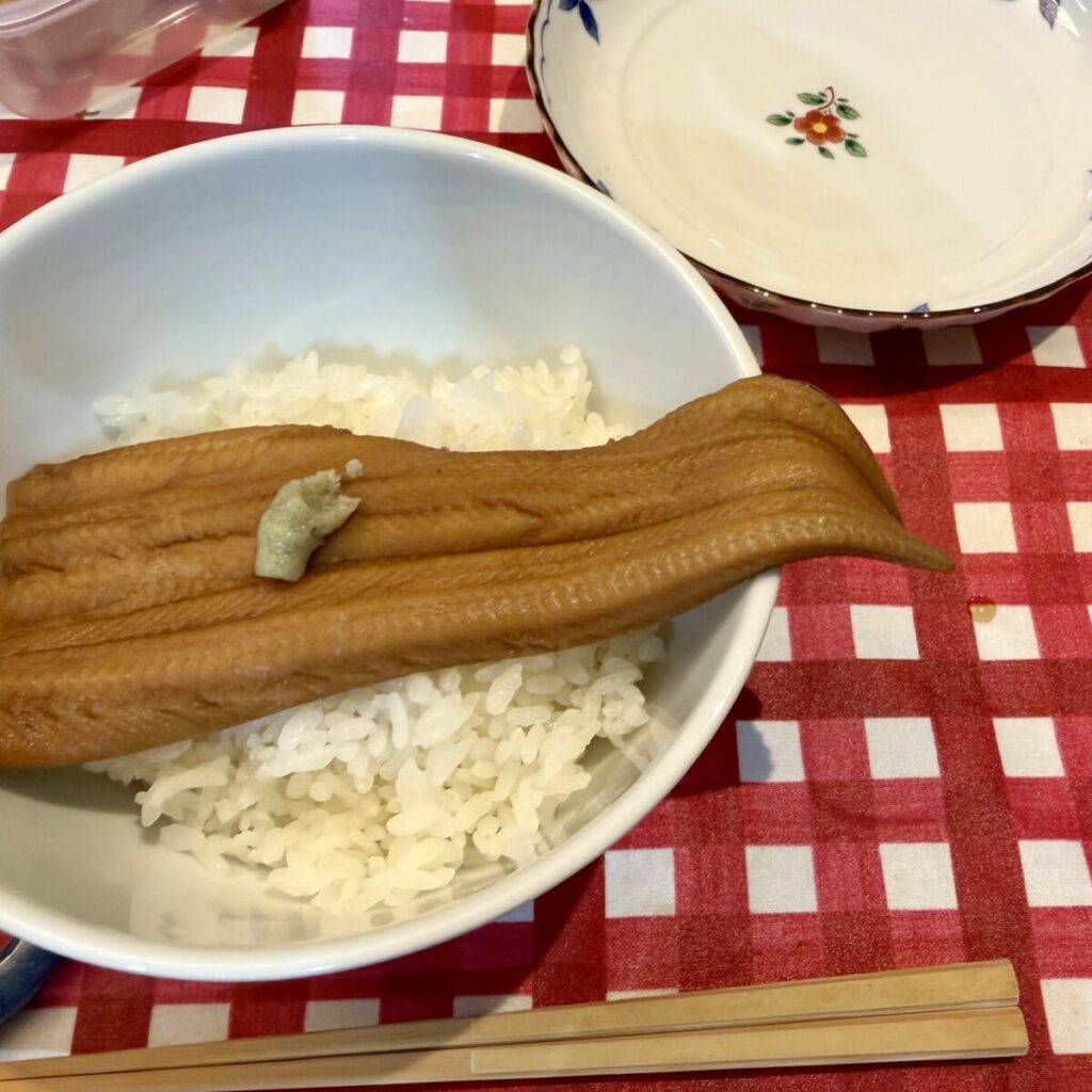 コストコの煮穴子を穴子丼にした時の献立を撮った画像