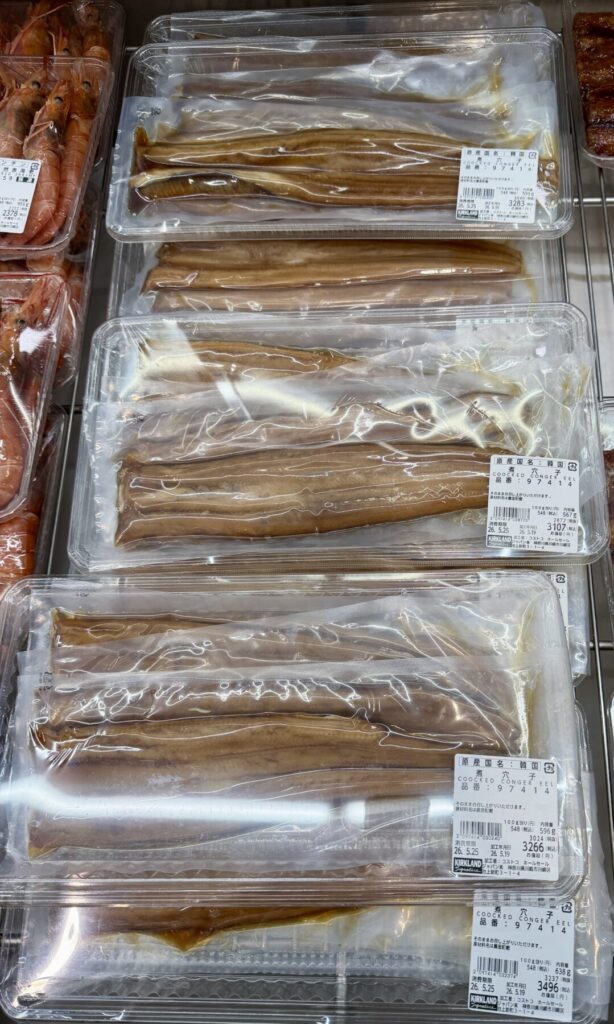 煮穴子がコストコ店内に陳列されている画像