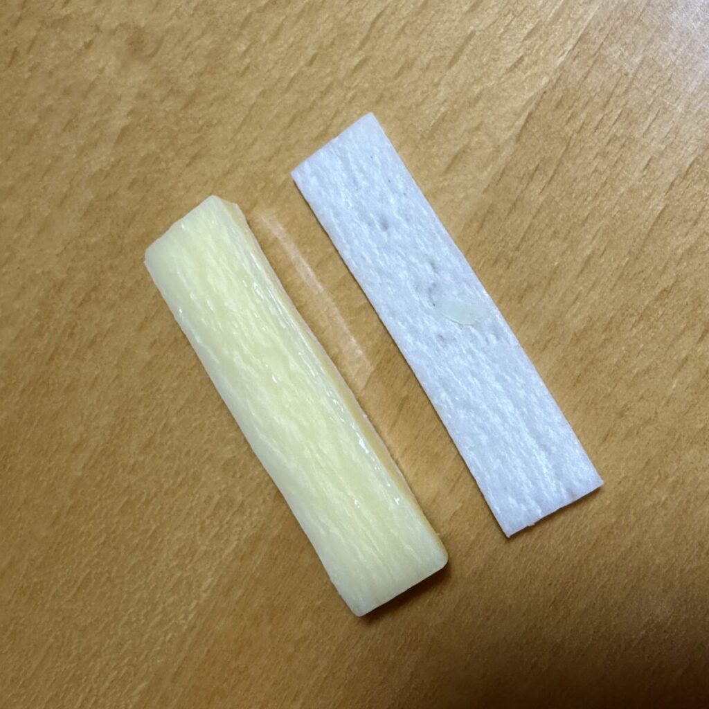 贅沢おつまみアソートの熟成チーズ鱈®を分解して撮った画像