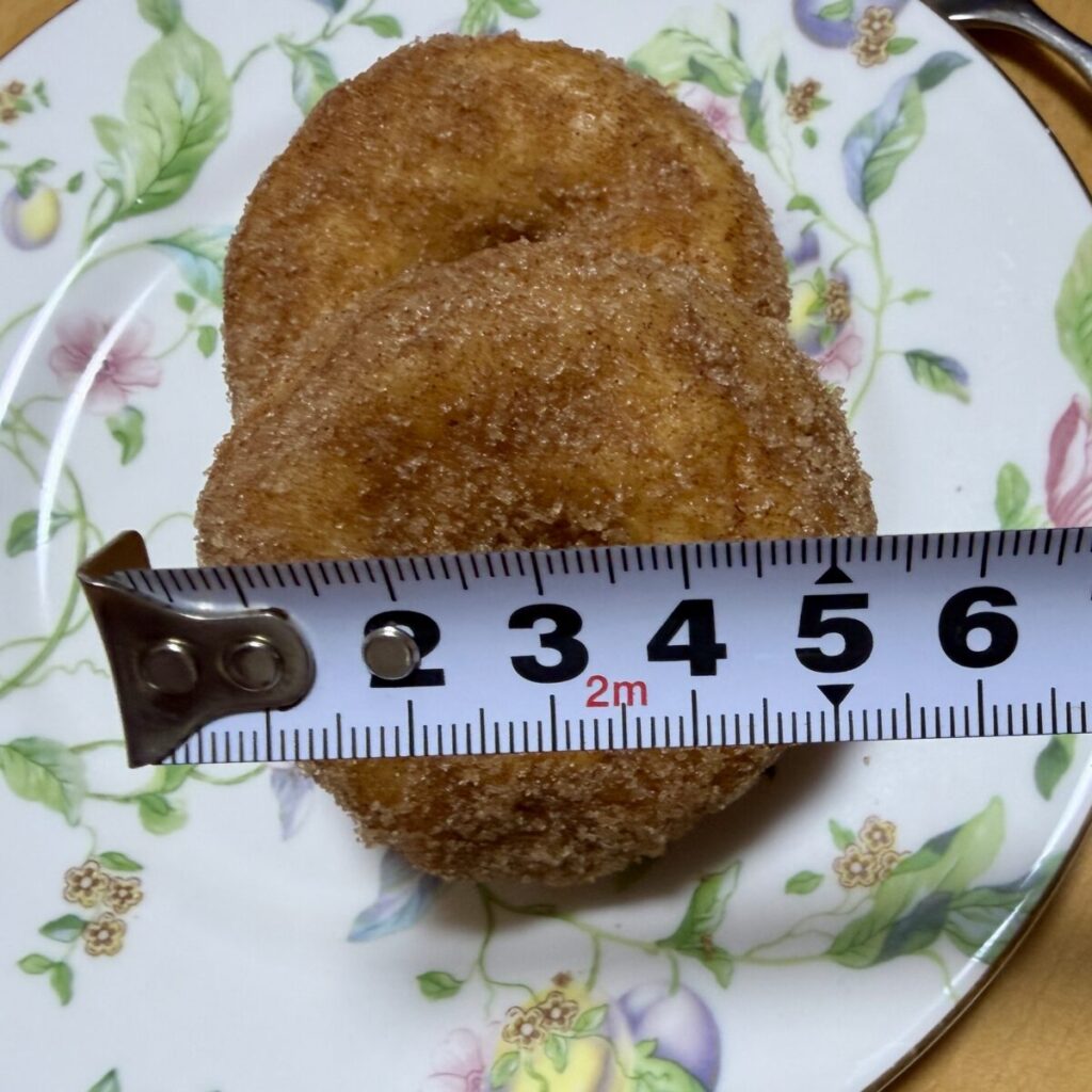 コストコのミニドーナツが直径6㎝であることを示す画像