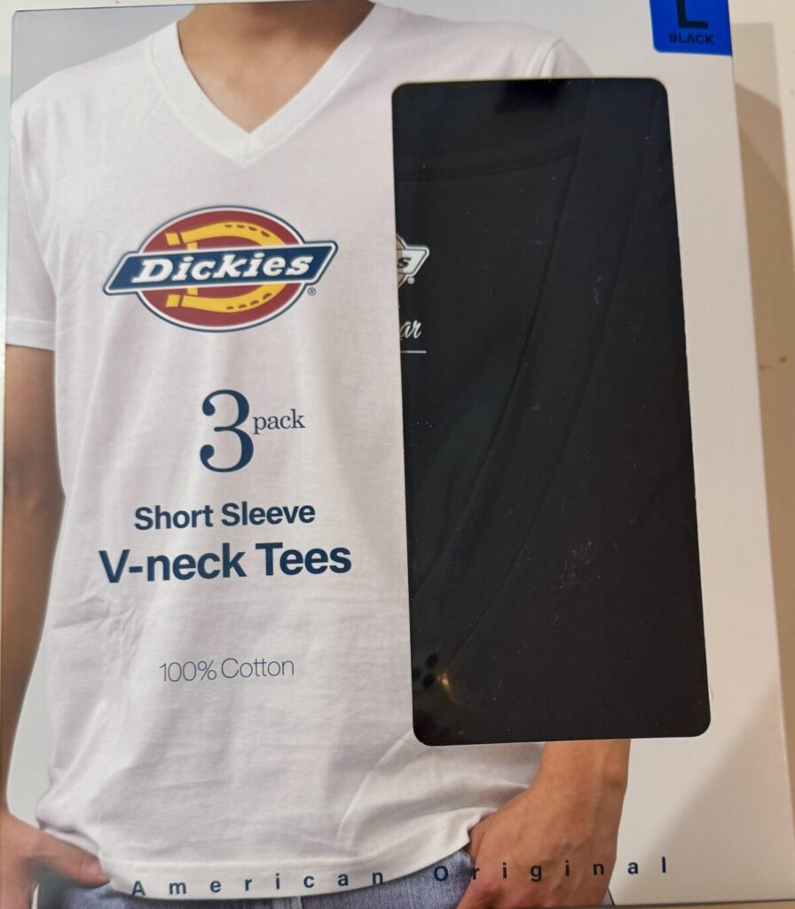 ディッキーズ SS Vネック Tシャツ 3枚組のパッケージ前面を撮った画像