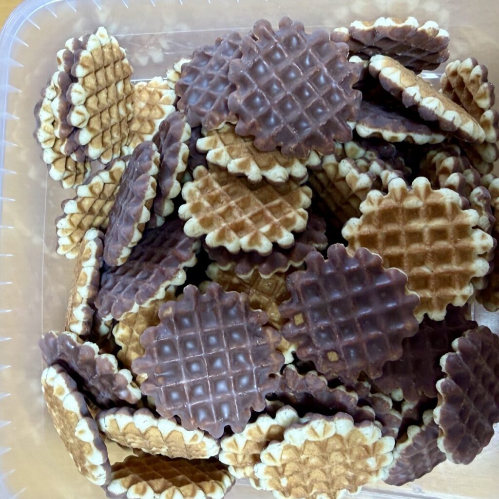 Wafflemeister ワッフルバイツ チョコ 700gを開封したところを撮った画像