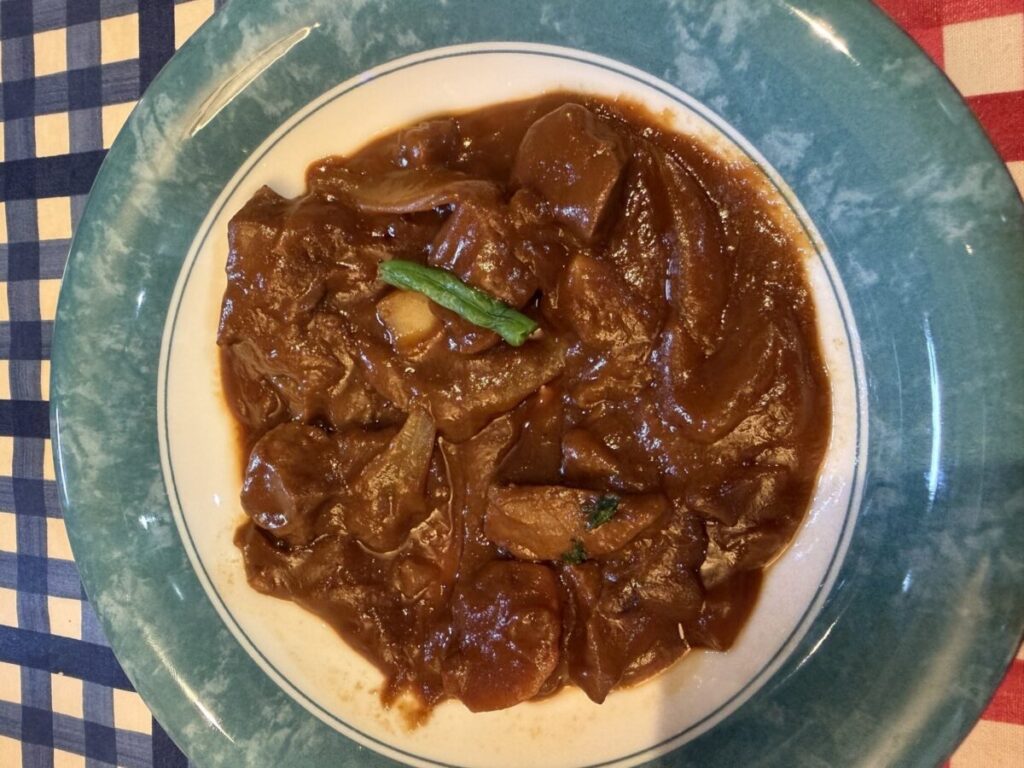 牛タンの先で作ったタンシチュー