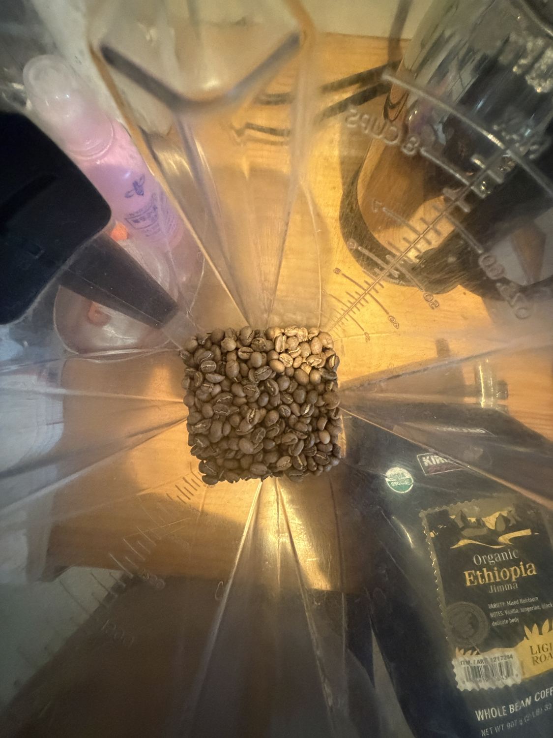 バイタミックスに入れたエチオピアのコーヒー豆