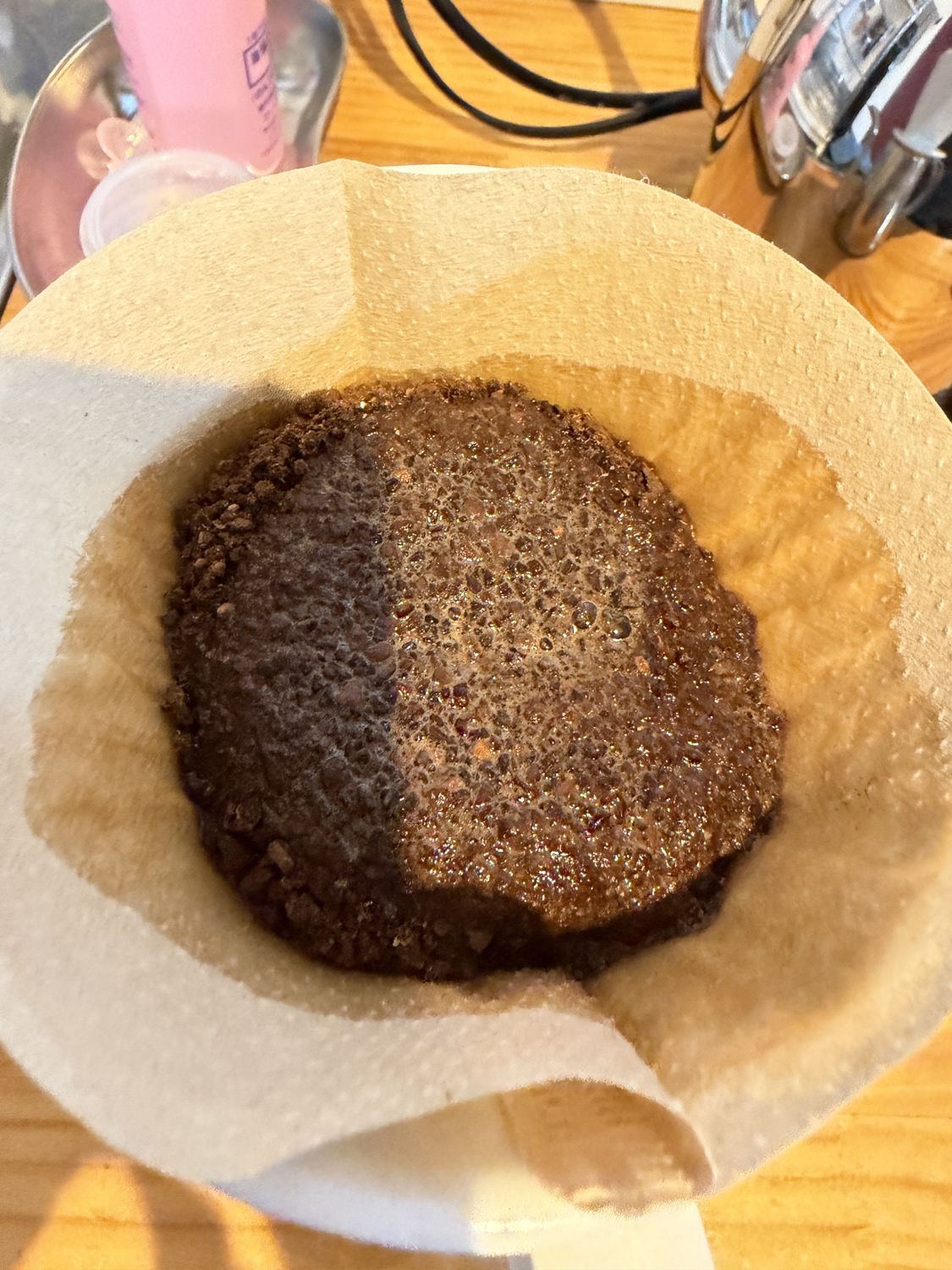 ドリッパーで淹れたあとのグアテマラのコーヒー粉